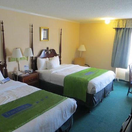 Super 8 By Wyndham Des Moines Hotel Exterior photo