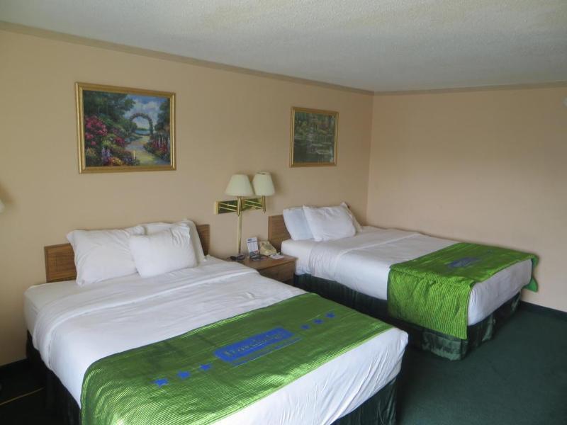 Super 8 By Wyndham Des Moines Hotel Exterior photo